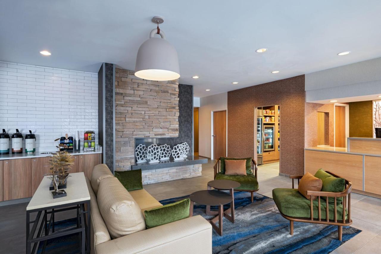 Fairfield & Kansas Airport Hotel Kansas City