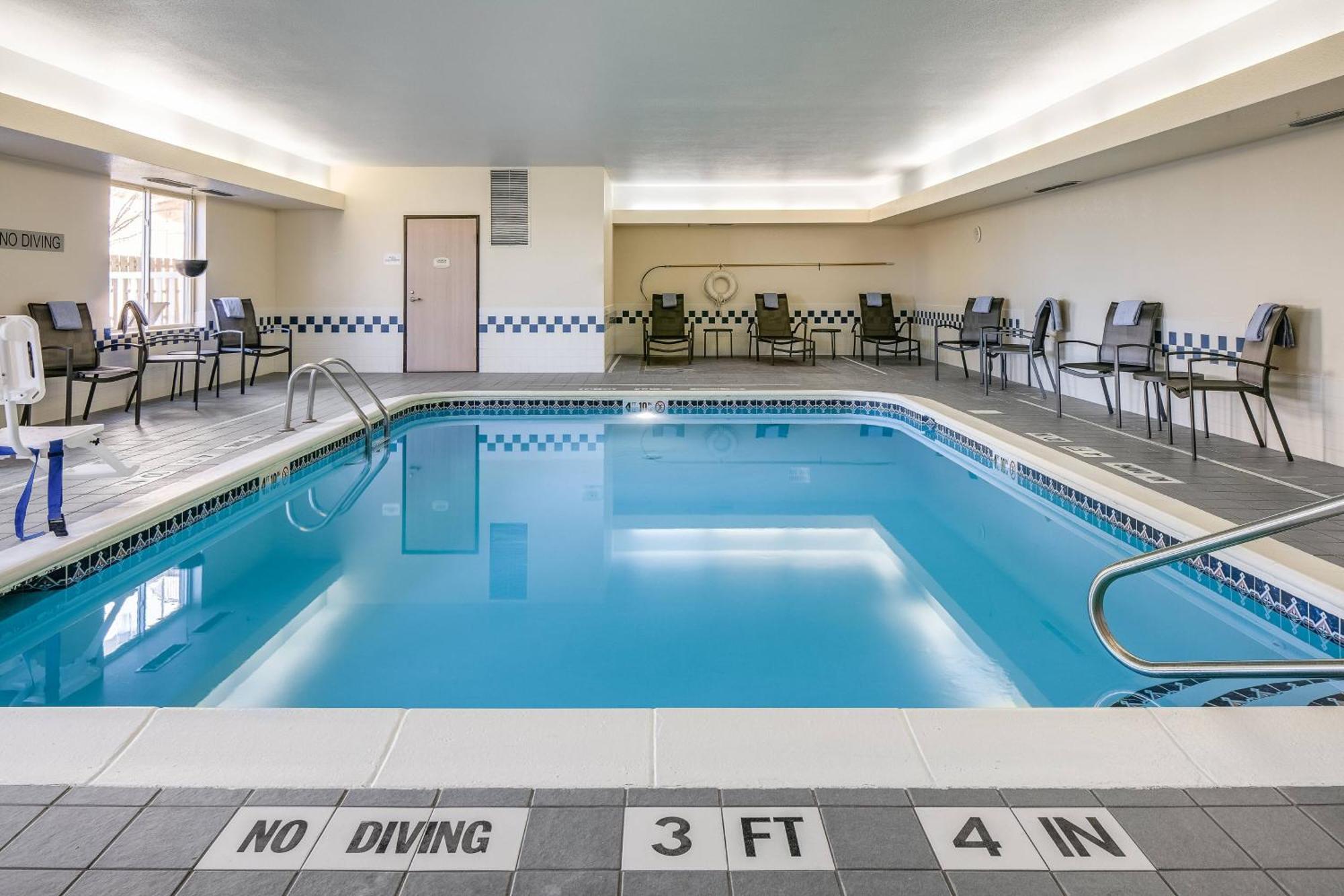 Fairfield & Kansas Airport Hotel