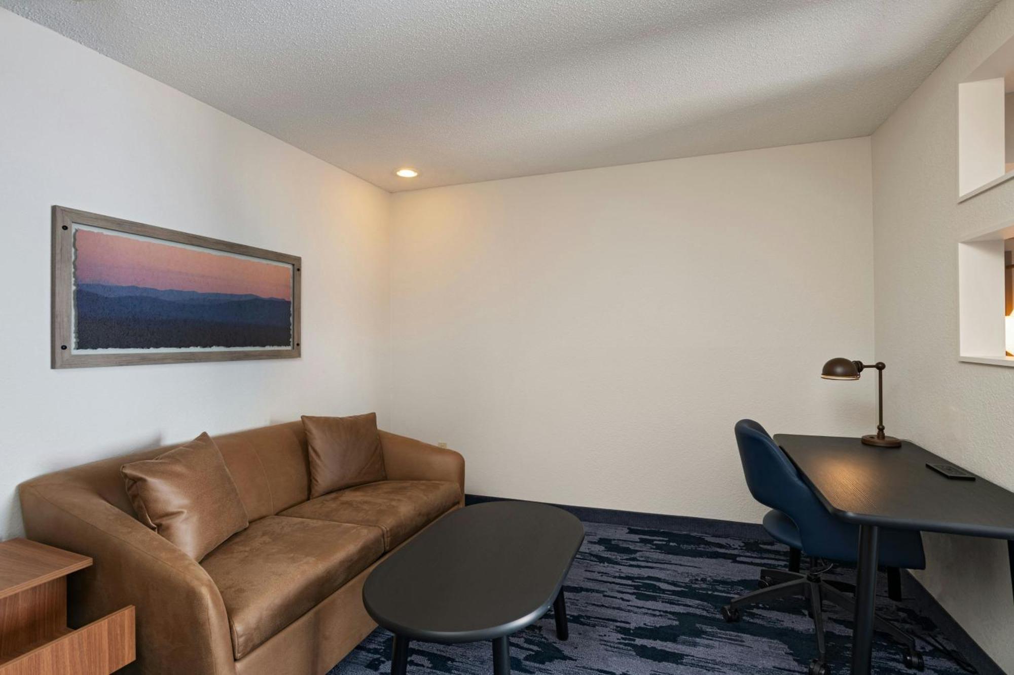 Fairfield & Kansas Airport Hotel