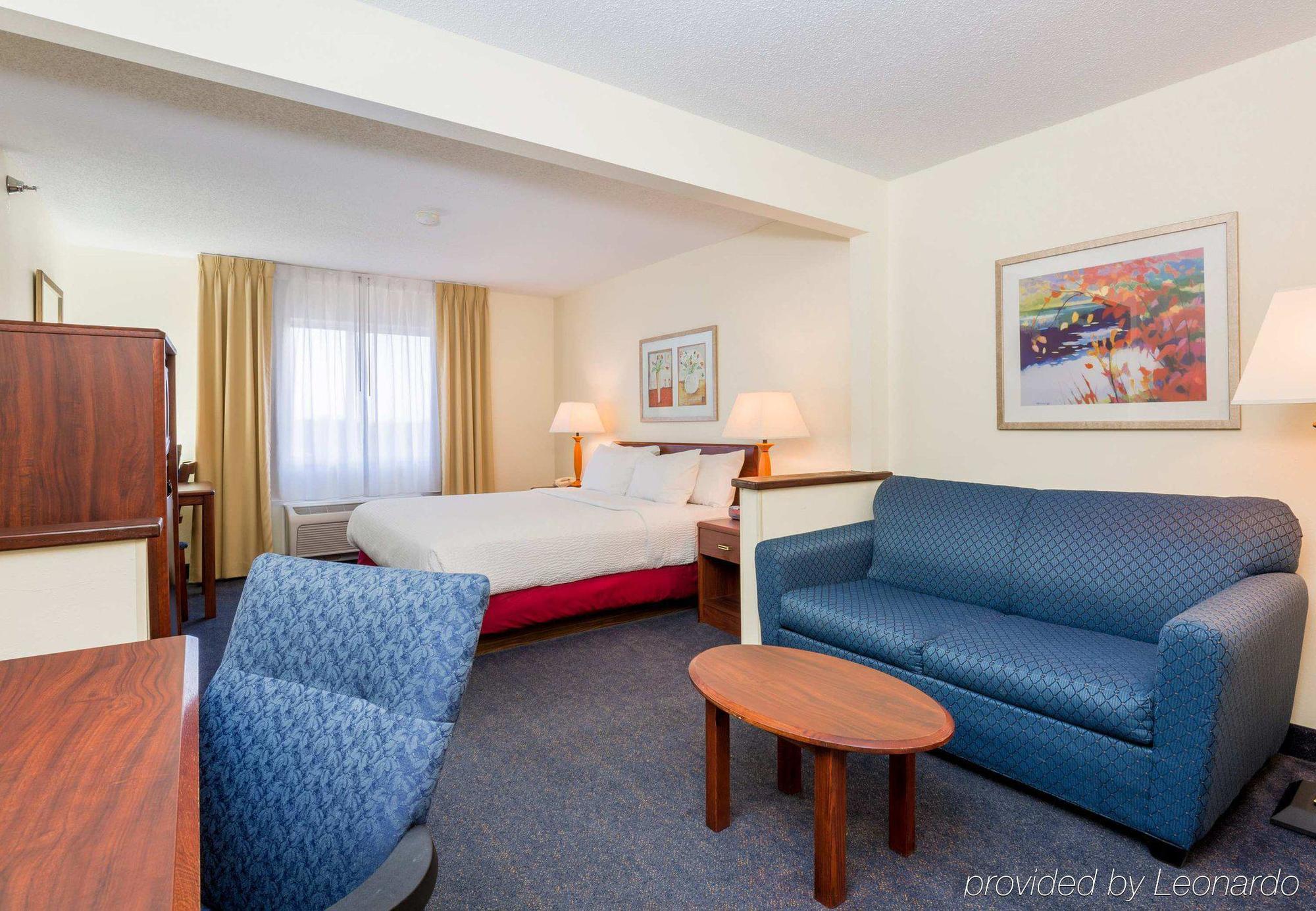 Fairfield & Kansas Airport Hotel Kansas City